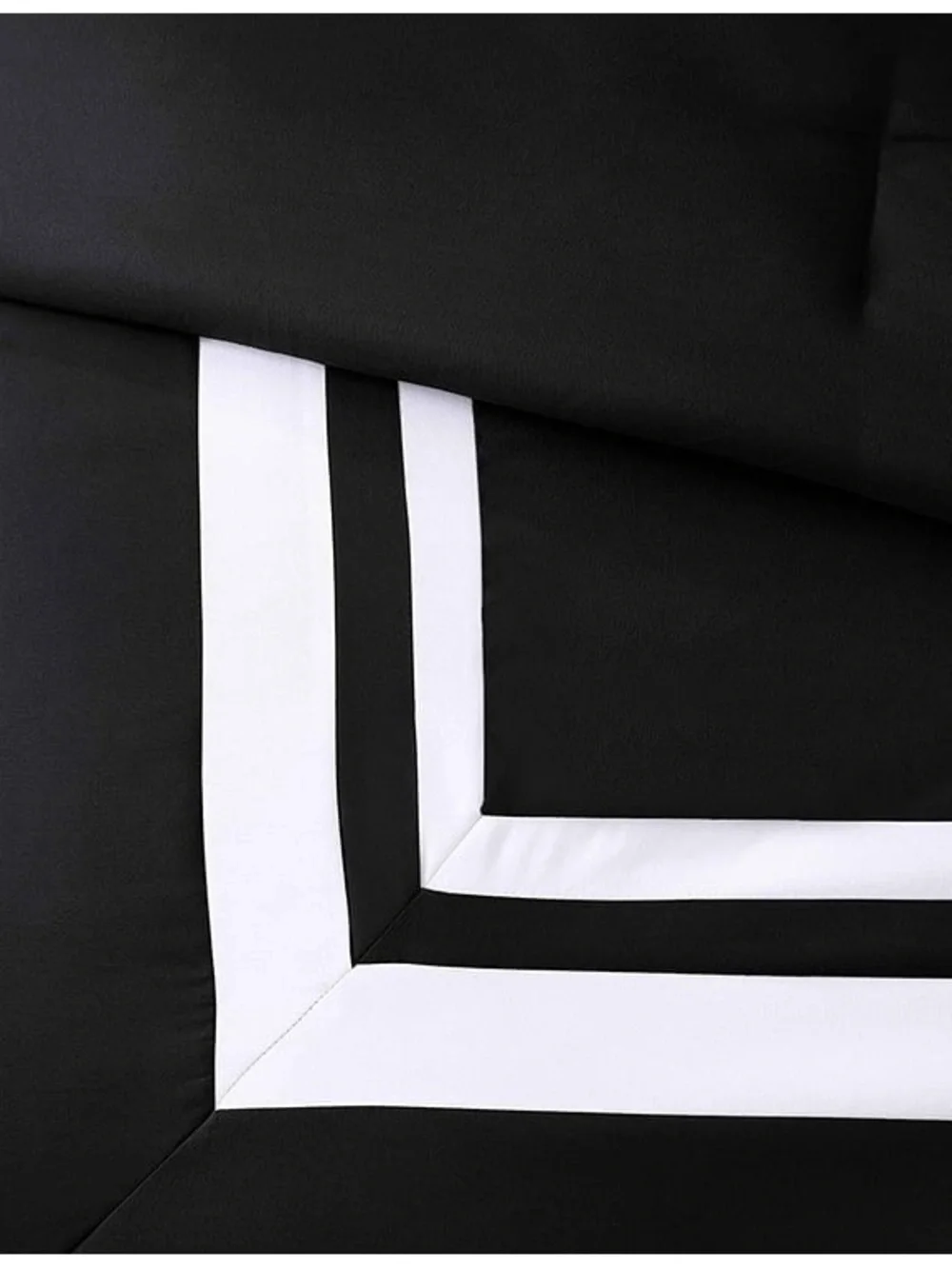 Classic Black and White Geometric Comforter Set